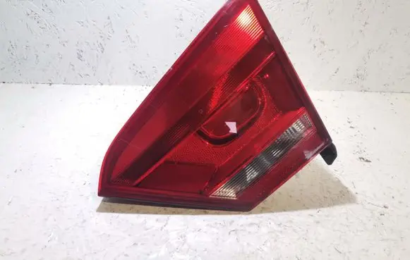 Volkswagen PASSAT B7 Tailgate rear/tail lights 561945094B