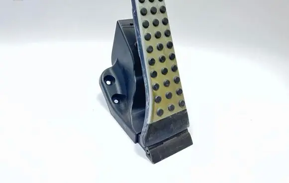 Mercedes-Benz C W205 Accelerator throttle pedal A2053000104 0303 080414