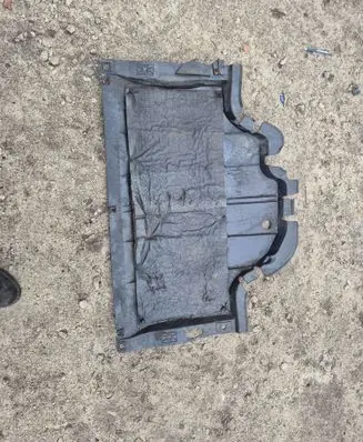 Renault Trafic III (X82) Engine splash shield/under tray 758905960R