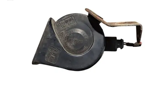 Audi A8 S8 D3 4E Horn signal 4E0951221