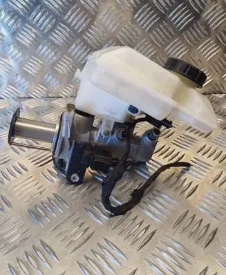 Brake fluid reservoir