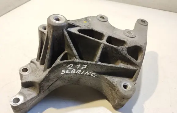 Chrysler Sebring (JS) Engine mounting bracket