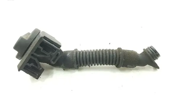 Mercedes-Benz B W245 Oil fill pipe 0210266A