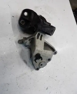 Nissan Qashqai Engine mount bracket 112327345R