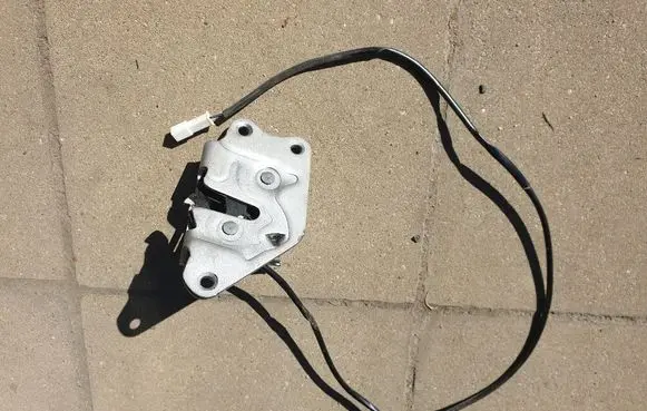 BMW i3 Rear door lock 729103201