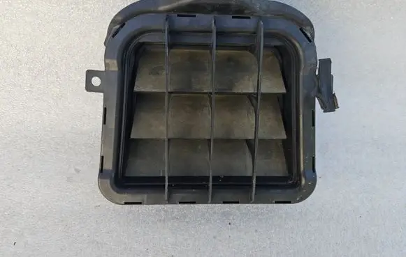 Audi A4 S4 B8 8K Quarter panel pressure vent 8K0819181B