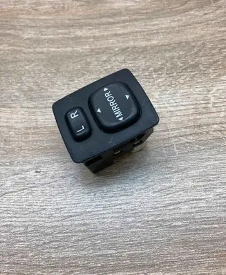 Toyota Auris 150 Wing mirror switch 183574 76A3442