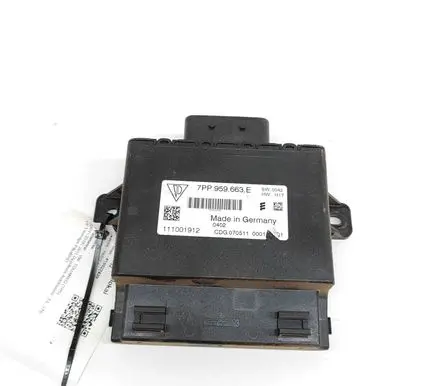 Volkswagen Touareg II Voltage converter/converter module 111001912 7PP959663E