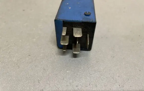 BMW 5 E39 Other relay 1383417