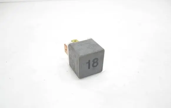Volkswagen Golf III Other relay 191937503