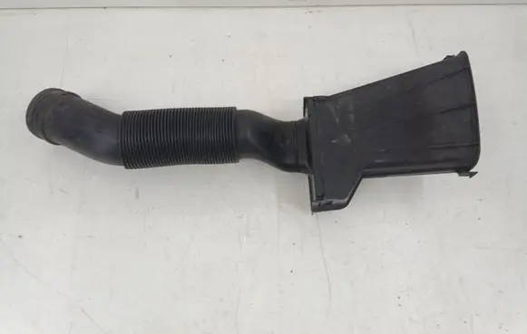 Skoda Fabia Mk2 (5J) Air intake duct part 6Q0129618K