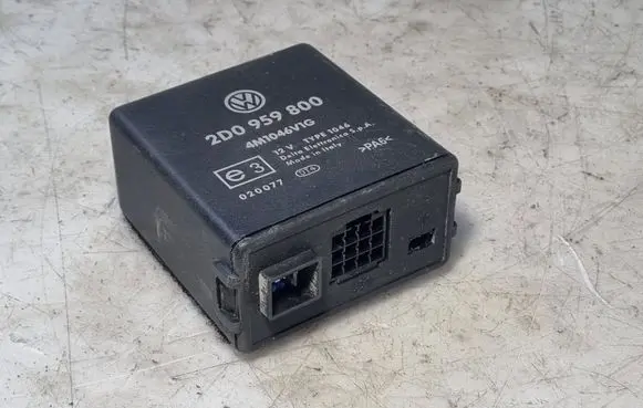 Volkswagen II LT Door control unit/module 2D0959800