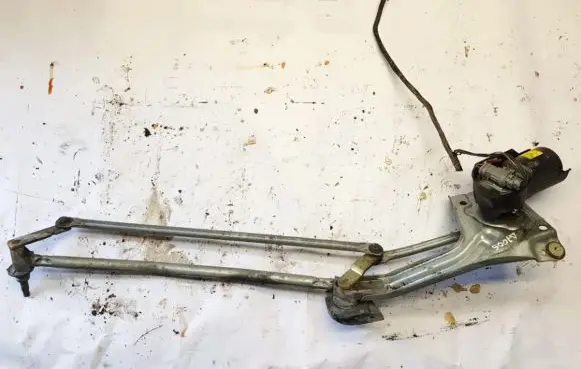 Renault Megane I Front wiper linkage and motor