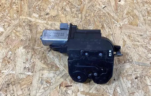 Porsche Macan (95B) Loading door lock 95b827505 95b827505b