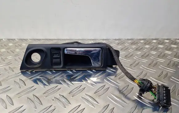 Audi A6 S6 C4 4A Front door interior handle 4A0839019C