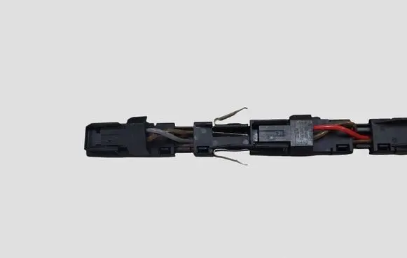 Volkswagen Jetta IV Fuel injector wires 038971803