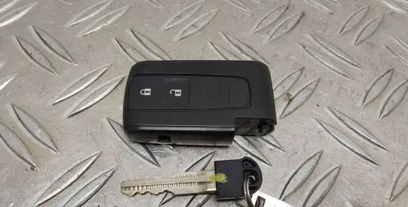 Toyota Corolla Verso AR10 Ignition key/card 