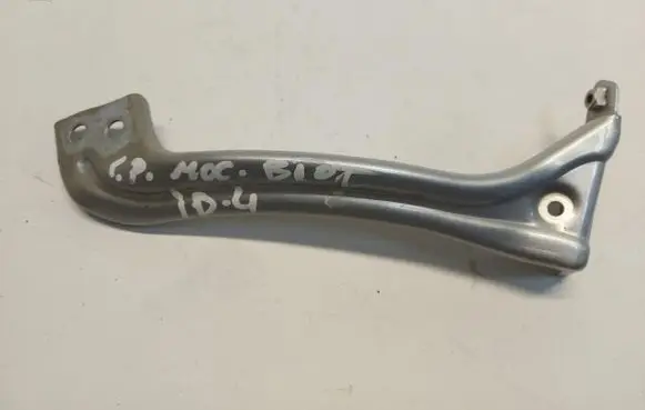 Fender mounting bracket