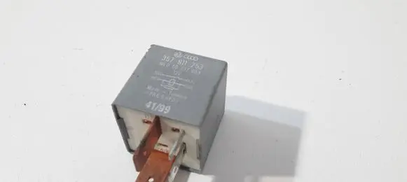Audi A8 S8 D2 4D Other relay 357911253