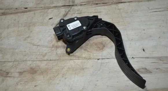 Renault Captur Accelerator throttle pedal