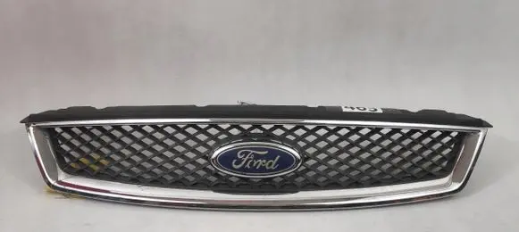 Ford Focus Front bumper upper radiator grill