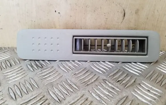 Toyota Avensis Verso Air vent grill in roof 