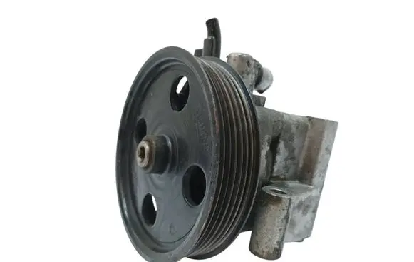 Ford Focus Power steering pump 4M513A696AD