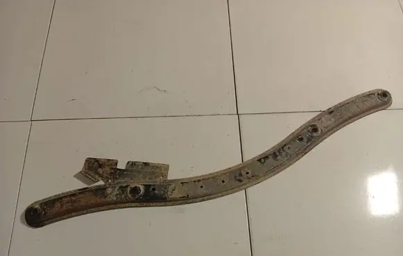Ford Focus C-MAX Radiator mount bracket