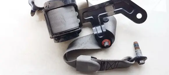 KIA Carnival Rear seatbelt 898204d130 89820-4d130