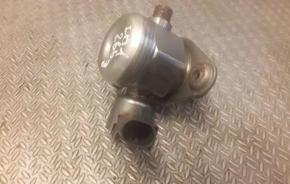 BMW 7 F01 F02 F03 F04 Mechanical fuel pump 7595339