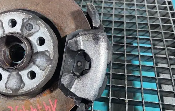 Front brake caliper