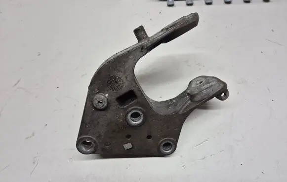 Chrysler Town & Country V Engine mounting bracket 04721570AB