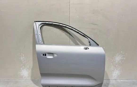 Volvo XC40 Front door