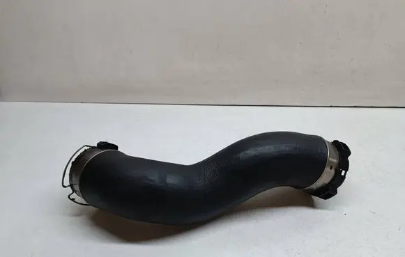 BMW 5 F10 F11 Intercooler hose/pipe 8516509
