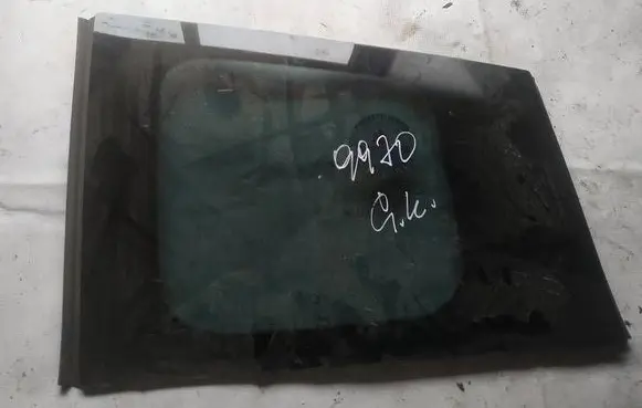 Mazda 5 Rear side window