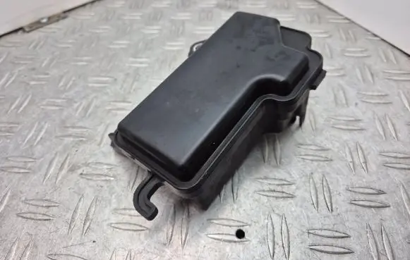 Mazda CX-7 Vacuum air tank R2AX20339