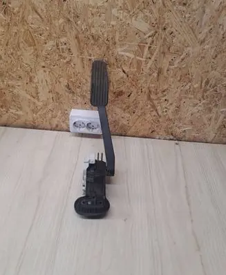 Volvo S80 Accelerator throttle pedal 9496821