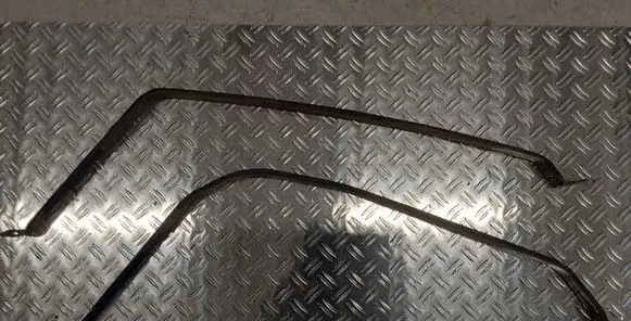 Fuel tank mounting bracket