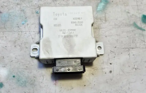 Toyota Avensis T250 Window wiper relay 8594005040