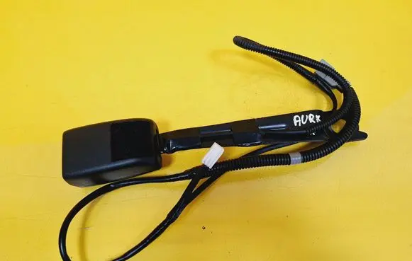 Toyota Auris 150 Front seatbelt buckle 