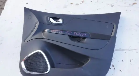 Renault Captur Front door card panel trim