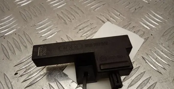 Audi A8 S8 D4 4H Keyless (KESSY) go control unit/module 8K0907247