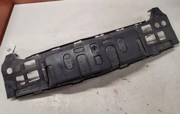 Mercedes-Benz E W211 Front bumper mounting bracket A2118851037