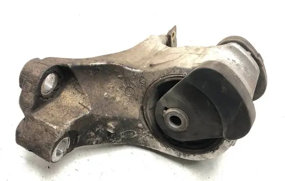 Honda Accord Engine mount bracket