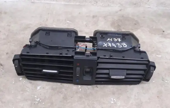 BMW X3 F25 Dash center air vent grill 918474306
