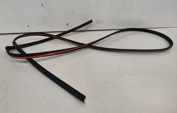 Toyota Auris E180 Rubber seal tailgate window/glass 7557102350