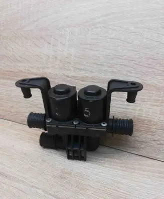 BMW X5 E53 Coolant heater control valve 6910544 090804
