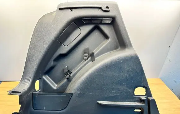Trunk/boot side trim panel