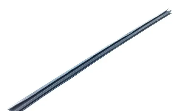 Maserati Quattroporte Rubber seal front door window/glass 