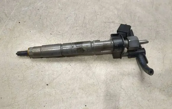 BMW 5 E60 E61 Fuel injector 0445116001 779787705